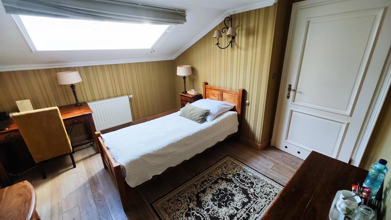 Hotel Dwór na Wolicy Dębica Habitación foto