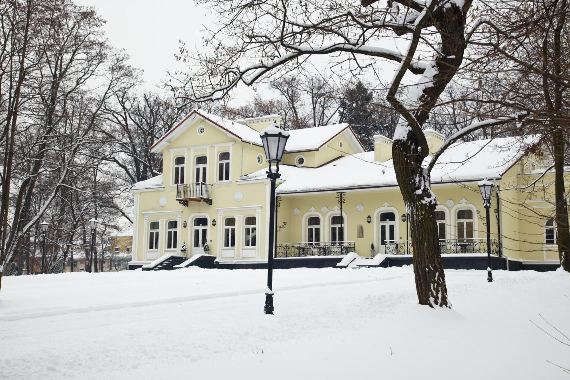 Hotel Dwór na Wolicy Dębica Exterior foto
