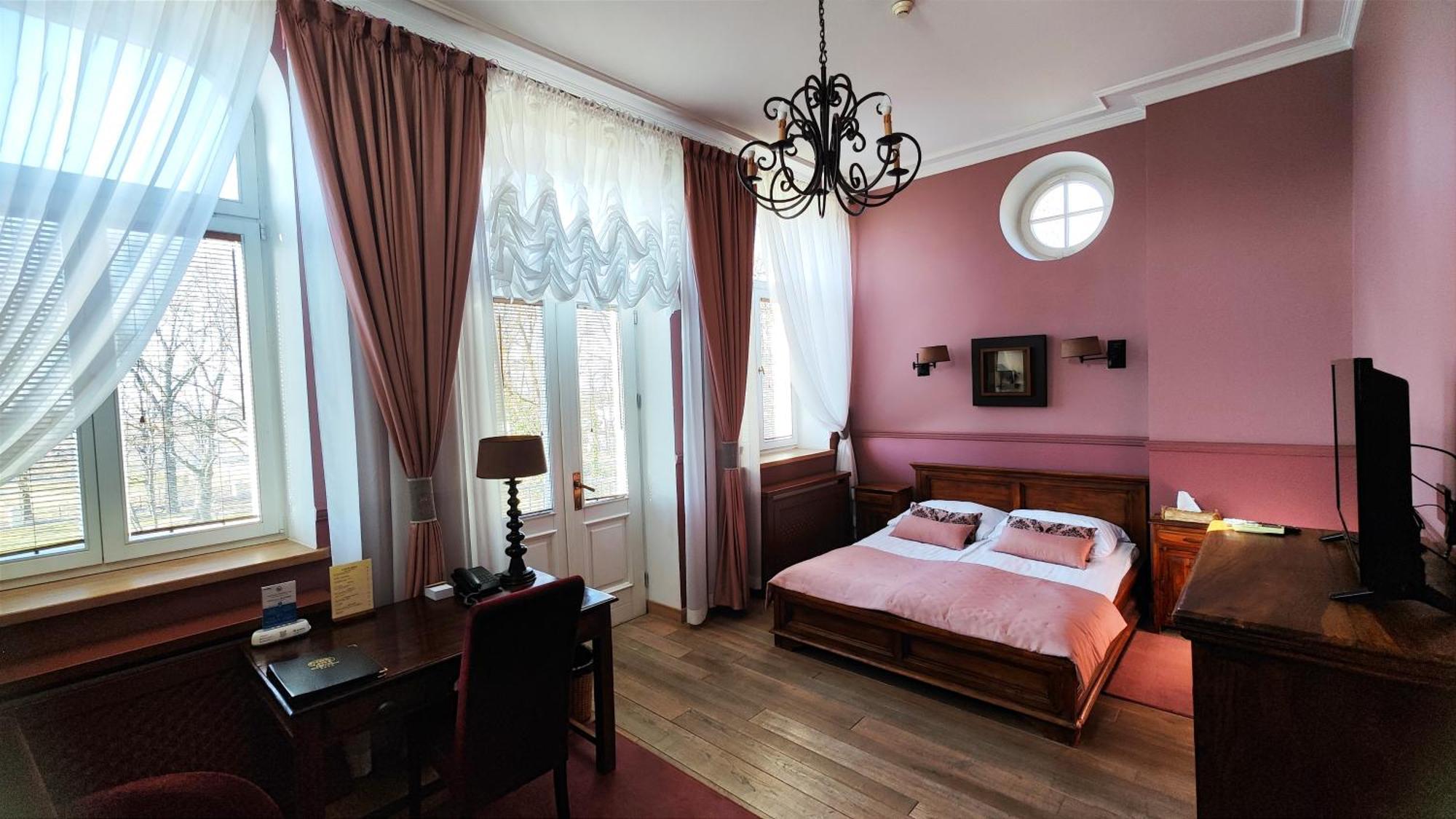 Hotel Dwór na Wolicy Dębica Habitación foto